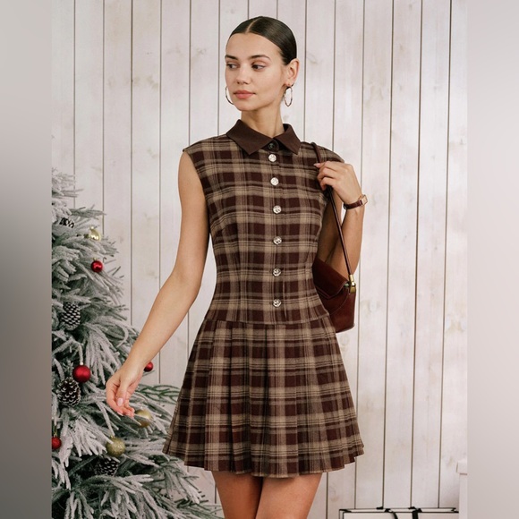 Brown Plaid Pleated Sleeveless Mini Dress - Picture 2 of 7